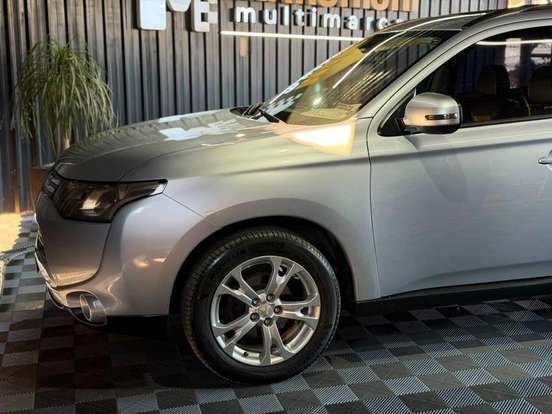 MITSUBISHI-OUTLANDER-2.0 16V GASOLINA 4P AUTOMÁTICO MITSUBISHI-OUTLANDER-2013