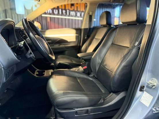MITSUBISHI-OUTLANDER-2.0 16V GASOLINA 4P AUTOMÁTICO MITSUBISHI-OUTLANDER-2013