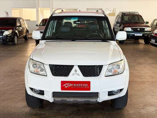 MITSUBISHI-PAJERO TR4-2.0 4X2 16V 140CV FLEX 4P MANUAL MITSUBISHI-PAJERO TR4-2013