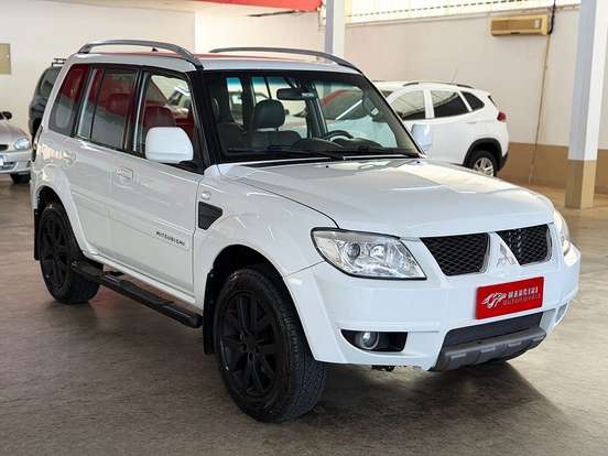 MITSUBISHI-PAJERO TR4-2.0 4X2 16V 140CV FLEX 4P MANUAL MITSUBISHI-PAJERO TR4-2013