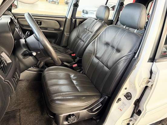 MITSUBISHI-PAJERO TR4-2.0 4X2 16V 140CV FLEX 4P MANUAL MITSUBISHI-PAJERO TR4-2013