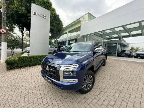 MITSUBISHI TRITON 2.4 BITURBO DIESEL CD HPE 4X4 AUTOMÁTICO