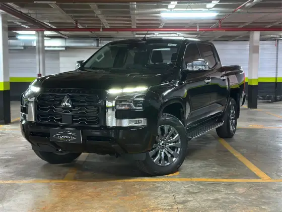 MITSUBISHI TRITON 2.4 BITURBO DIESEL CD HPE-S 4X4 AUTOMÁTICO MITSUBISHI TRITON 2.4 BITURBO DIESEL CD HPE-S 4X4 AUTOMÁTICO