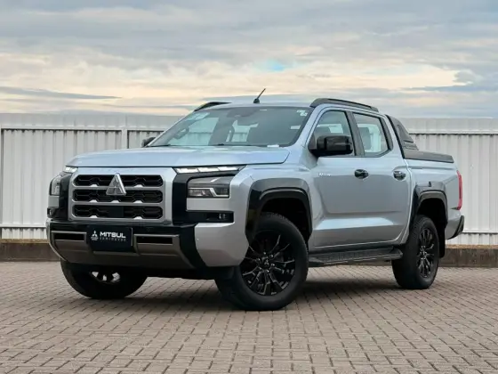 MITSUBISHI TRITON 2.4 BITURBO DIESEL CD KATANA 4X4 AUTOMÁTICO MITSUBISHI TRITON 2.4 BITURBO DIESEL CD KATANA 4X4 AUTOMÁTICO