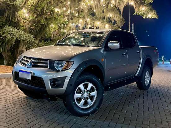 MITSUBISHI-L200 TRITON-3.2 GLS 4X4 CD 16V TURBO INTERCOLER DIESEL 4P MANUAL MITSUBISHI-L200 TRITON-2013