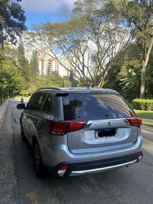 MITSUBISHI-OUTLANDER-2017