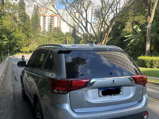 MITSUBISHI-OUTLANDER-2.0 COMFORT 16V GASOLINA 4P AUTOMÁTICO MITSUBISHI-OUTLANDER-2017