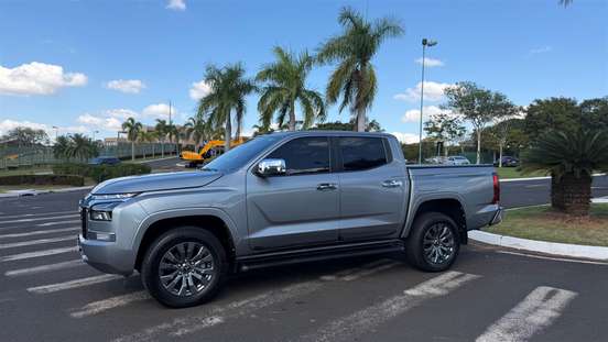 MITSUBISHI-TRITON-2025