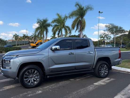 MITSUBISHI-TRITON-2.4 BITURBO DIESEL CD HPE 4X4 AUTOMÁTICO MITSUBISHI-TRITON-2025