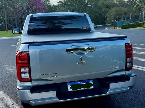 MITSUBISHI-TRITON-2.4 BITURBO DIESEL CD HPE 4X4 AUTOMÁTICO MITSUBISHI-TRITON-2025