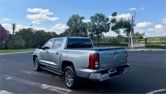 MITSUBISHI-TRITON-2025