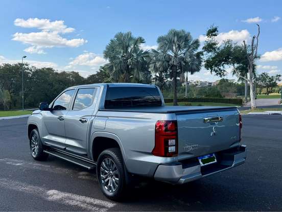 MITSUBISHI-TRITON-2.4 BITURBO DIESEL CD HPE 4X4 AUTOMÁTICO MITSUBISHI-TRITON-2025