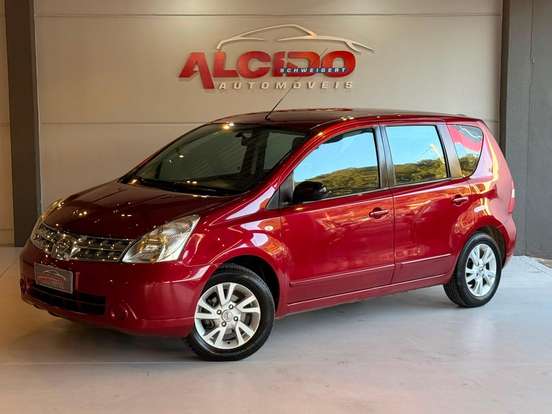 NISSAN-LIVINA-2013