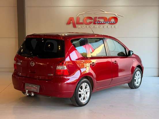 NISSAN-LIVINA-1.8 S 16V FLEX 4P AUTOMÁTICO NISSAN-LIVINA-2013