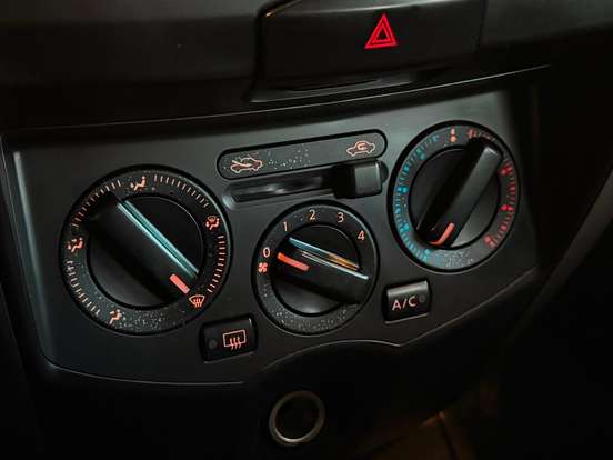 NISSAN-LIVINA-2013