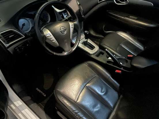 NISSAN-SENTRA-2.0 SV 16V FLEX 4P AUTOMÁTICO NISSAN-SENTRA-2015