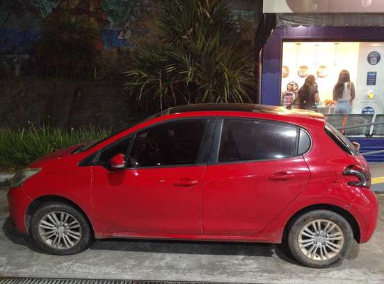 PEUGEOT-208-2016