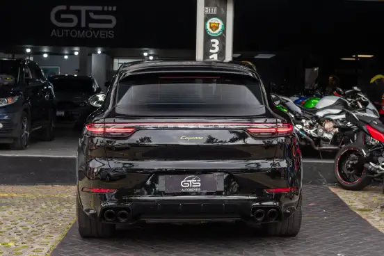 PORSCHE-CAYENNE-2022