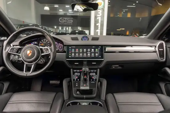 PORSCHE-CAYENNE-2022