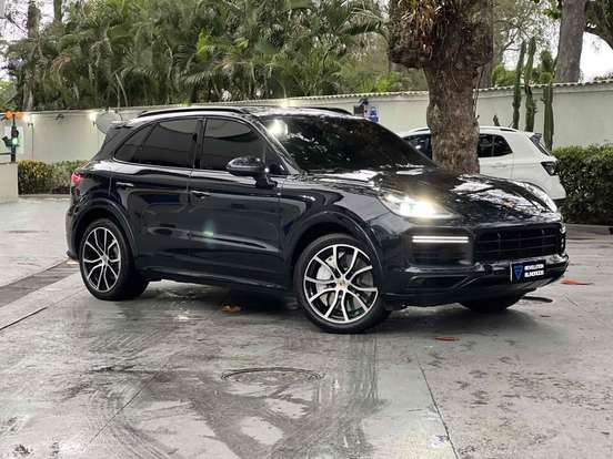 PORSCHE-CAYENNE-2018
