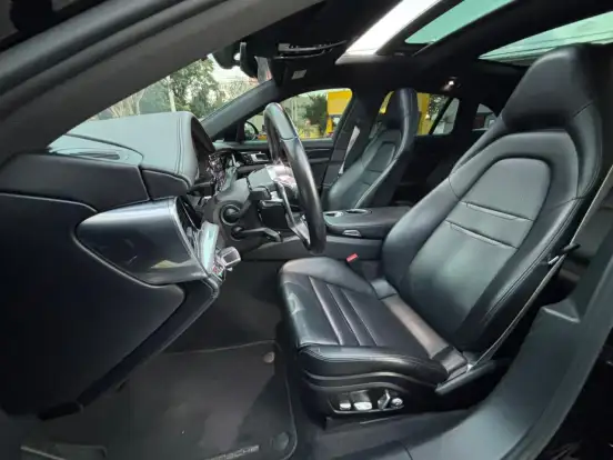 PORSCHE-PANAMERA-2019