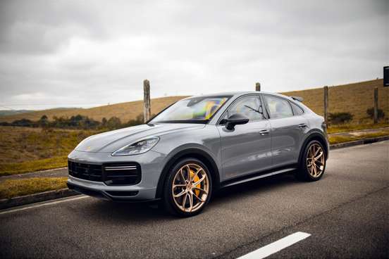 PORSCHE-CAYENNE-2022