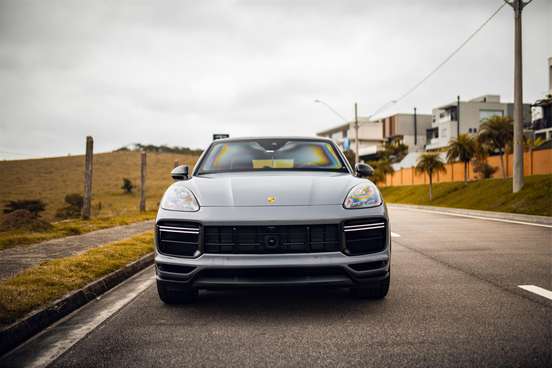 PORSCHE-CAYENNE-2022