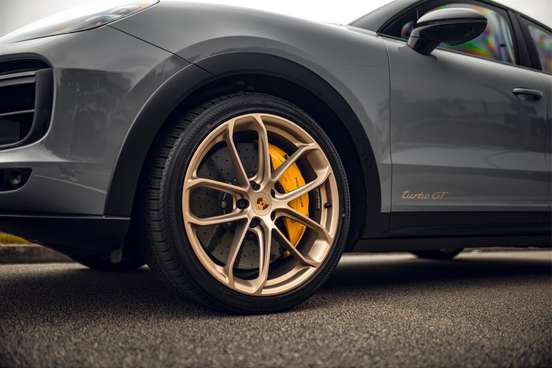 PORSCHE-CAYENNE-2022