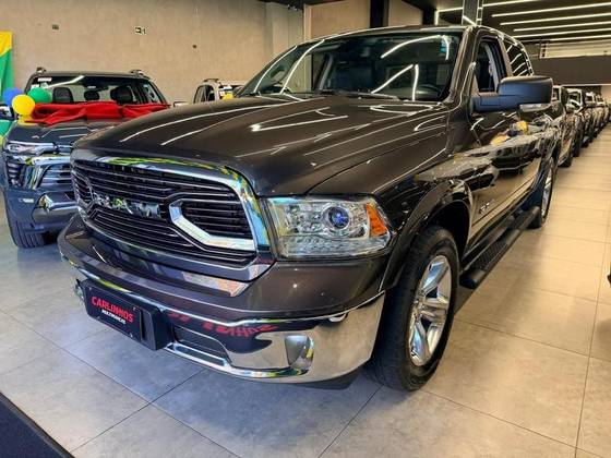 RAM CLASSIC 5.7 V8 GASOLINA LARAMIE NIGHT EDITION CD 4X4 AUTOMÁTICO