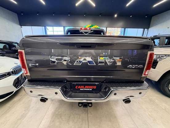 RAM-CLASSIC-5.7 V8 GASOLINA LARAMIE NIGHT EDITION CD 4X4 AUTOMÁTICO RAM-CLASSIC-2023