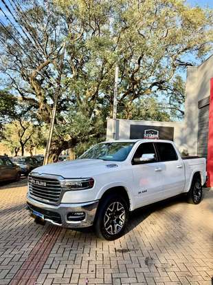 RAM-1500-3.0 HURRICANE 6 BITURBO GASOLINA LARAMIE CD 4X4 AUTOMÁTICO RAM-1500-2024