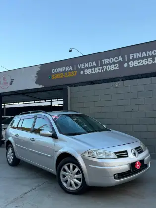 RENAULT MEGANE 1.6 DYNAMIQUE GRAND TOUR 16V FLEX 4P MANUAL RENAULT MEGANE 1.6 DYNAMIQUE GRAND TOUR 16V FLEX 4P MANUAL