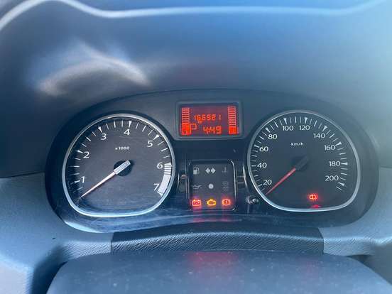 RENAULT-DUSTER-2013