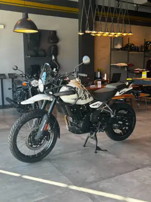 ROYAL ENFIELD-HIMALAYAN 450 KAMET WHITE-2026