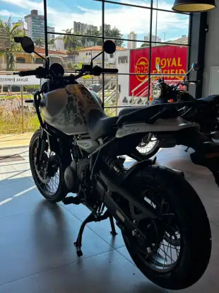 ROYAL ENFIELD-HIMALAYAN 450 KAMET WHITE-2026