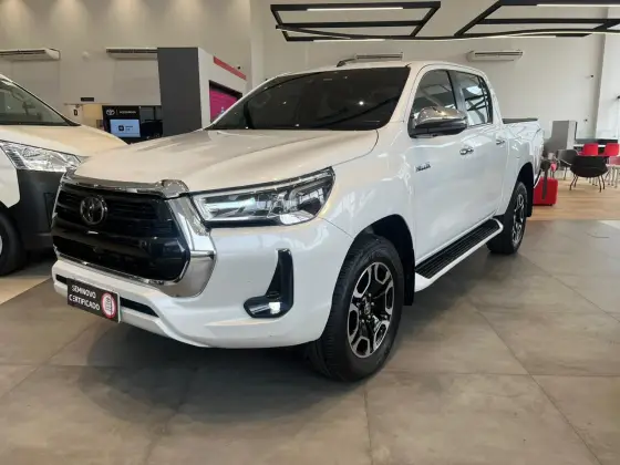TOYOTA HILUX 2.8 D-4D TURBO DIESEL CD SRX 4X4 AUTOMÁTICO TOYOTA HILUX 2.8 D-4D TURBO DIESEL CD SRX 4X4 AUTOMÁTICO