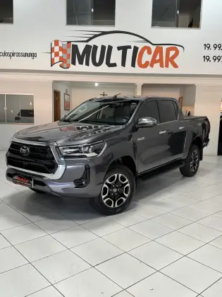 TOYOTA HILUX 2.8 D-4D TURBO DIESEL CD SRX 4X4 AUTOMÁTICO TOYOTA HILUX 2.8 D-4D TURBO DIESEL CD SRX 4X4 AUTOMÁTICO