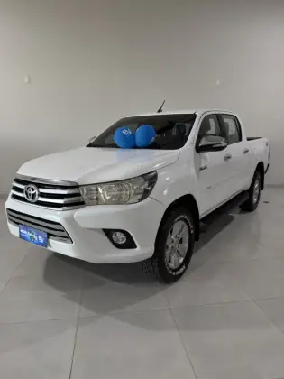 TOYOTA HILUX 2.8 SRV 4X4 CD 16V DIESEL 4P AUTOMÁTICO TOYOTA HILUX 2.8 SRV 4X4 CD 16V DIESEL 4P AUTOMÁTICO