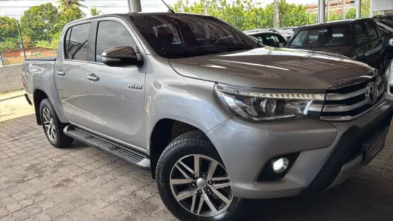 TOYOTA HILUX 2.8 SRX 4X4 CD 16V DIESEL 4P AUTOMÁTICO TOYOTA HILUX 2.8 SRX 4X4 CD 16V DIESEL 4P AUTOMÁTICO