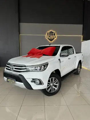 TOYOTA HILUX 2.8 SRX 4X4 CD 16V DIESEL 4P AUTOMÁTICO TOYOTA HILUX 2.8 SRX 4X4 CD 16V DIESEL 4P AUTOMÁTICO