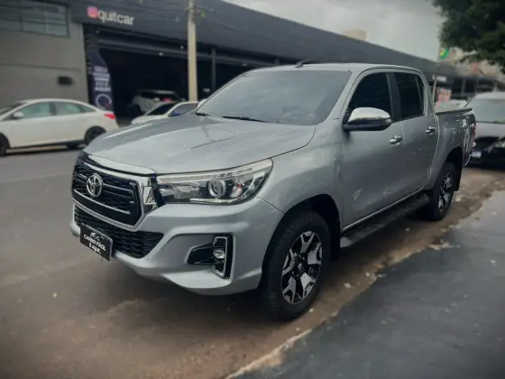 TOYOTA HILUX 2.8 SRX 4X4 CD 16V DIESEL 4P AUTOMÁTICO TOYOTA HILUX 2.8 SRX 4X4 CD 16V DIESEL 4P AUTOMÁTICO