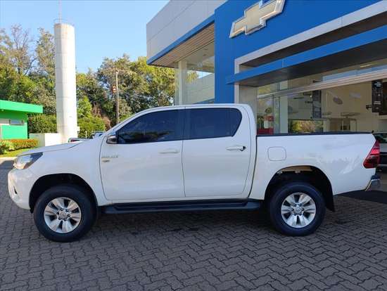 TOYOTA-HILUX-2.7 SRV 4X4 CD 16V FLEX 4P AUTOMÁTICO TOYOTA-HILUX-2017