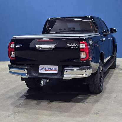 TOYOTA-HILUX-2.8 D-4D TURBO DIESEL CD SRX 4X4 AUTOMÁTICO TOYOTA-HILUX-2025