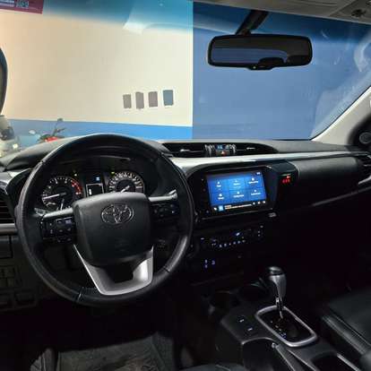 TOYOTA-HILUX-2025