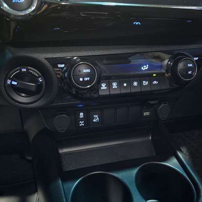 TOYOTA-HILUX-2025