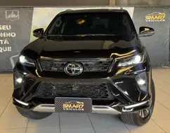 TOYOTA HILUX 2.8 D-4D TURBO DIESEL CD SRX 4X4 AUTOMÁTICO TOYOTA HILUX 2.8 D-4D TURBO DIESEL CD SRX 4X4 AUTOMÁTICO