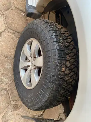 TOYOTA-HILUX-2010