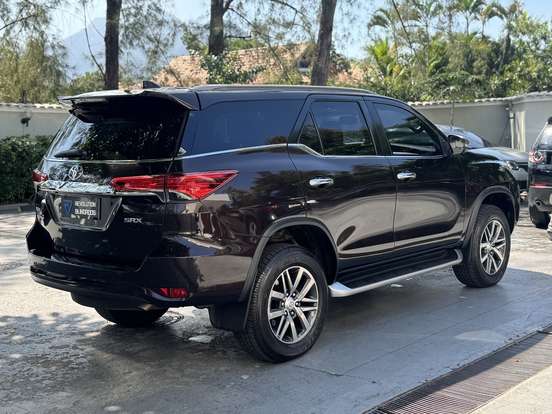 TOYOTA-HILUX SW4-2019