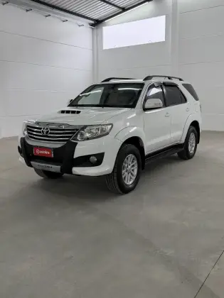 TOYOTA HILUX SW4 3.0 SRV 4X4 16V TURBO INTERCOOLER DIESEL 4P AUTOMÁTICO