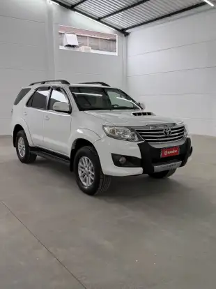 TOYOTA-HILUX SW4-3.0 SRV 4X4 16V TURBO INTERCOOLER DIESEL 4P AUTOMÁTICO TOYOTA-HILUX SW4-2013